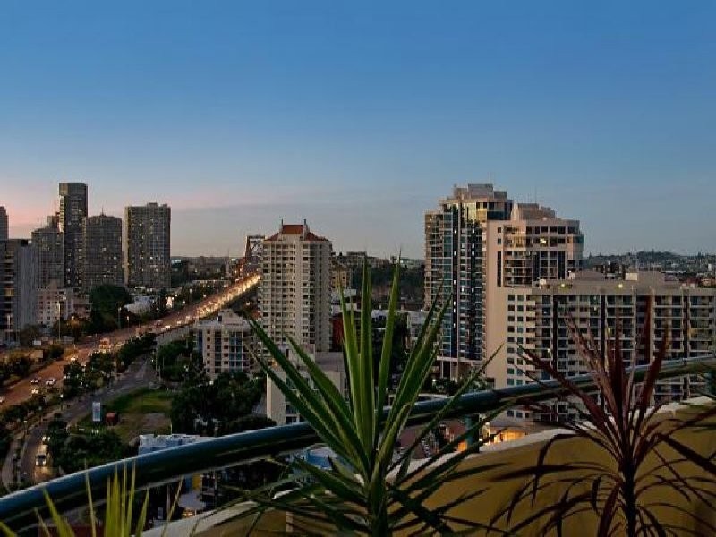 57 Lambert Street, Kangaroo Point QLD 4169