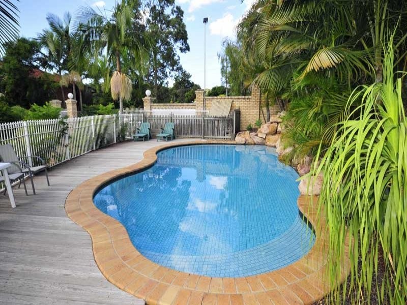 99 Barbaralla Drive, Springwood QLD 4127