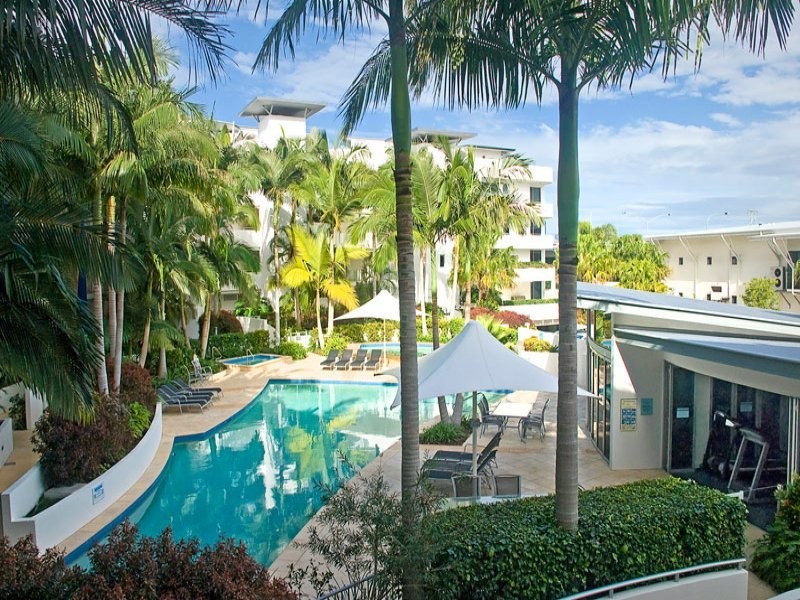 13 Nicklin Way, Minyama QLD 4575