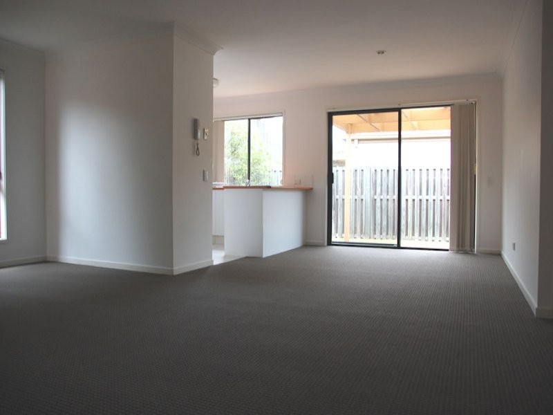 24 Amsonia Court,, Arundel QLD 4214