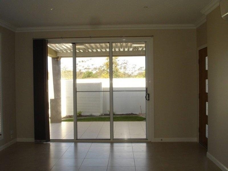 1 / 245a mackenzie street, Centenary Heights QLD 4350