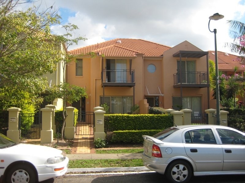 64 A Kenbury Street, Bulimba QLD 4171