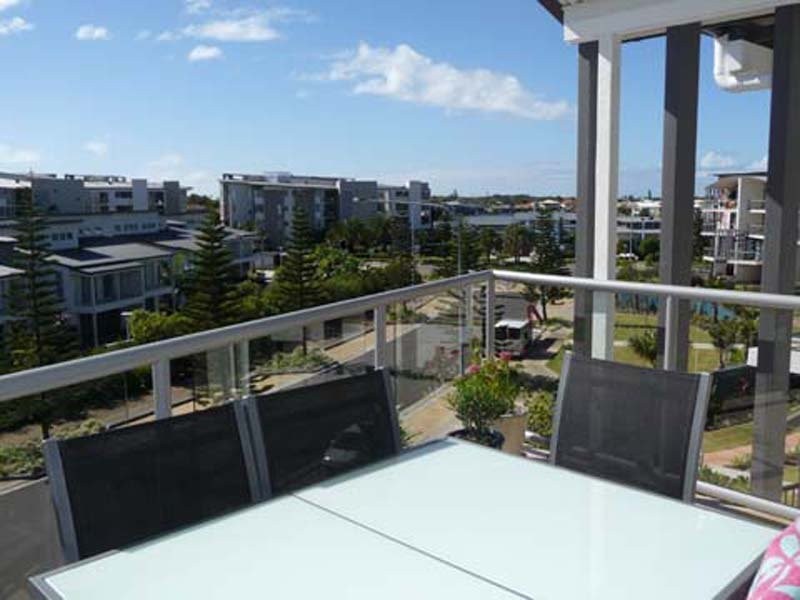 52/10 Grand Parade, Kawana Island QLD 4575