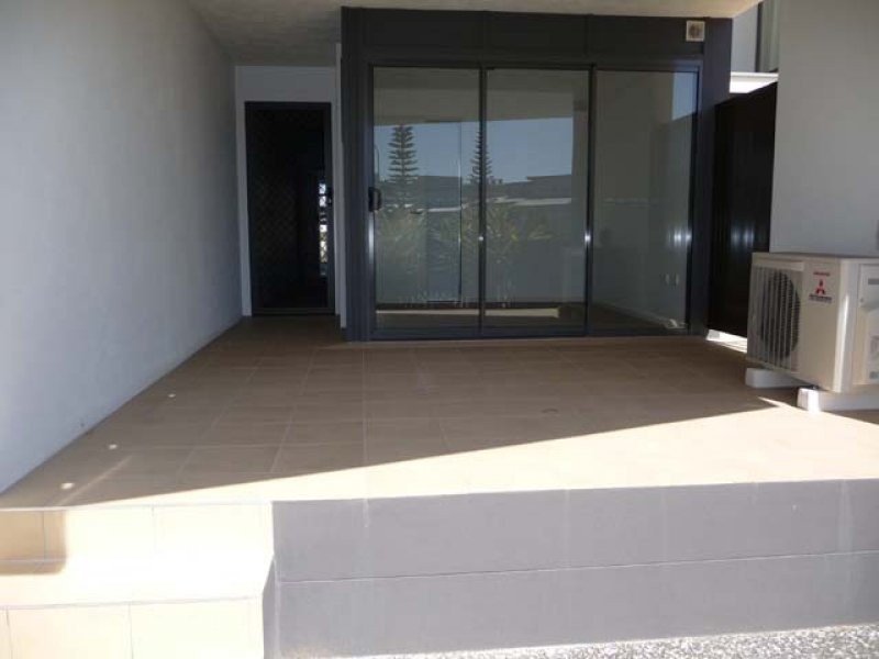 29/10 Grand Parade, Kawana Island QLD 4575