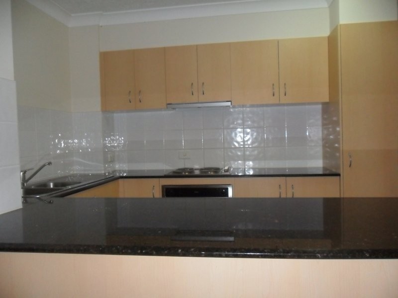 38 LABRADOR ST, Labrador QLD 4215