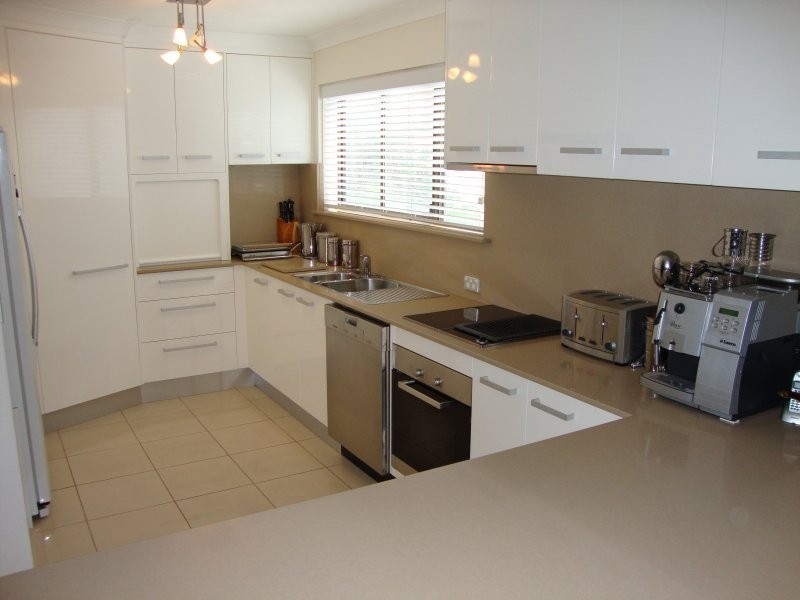 1B / 166-170 Marine Parade, Rainbow Bay QLD 4225