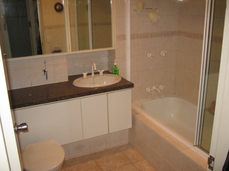 38 RIVERVIEW PDE, Surfers Paradise QLD 4217