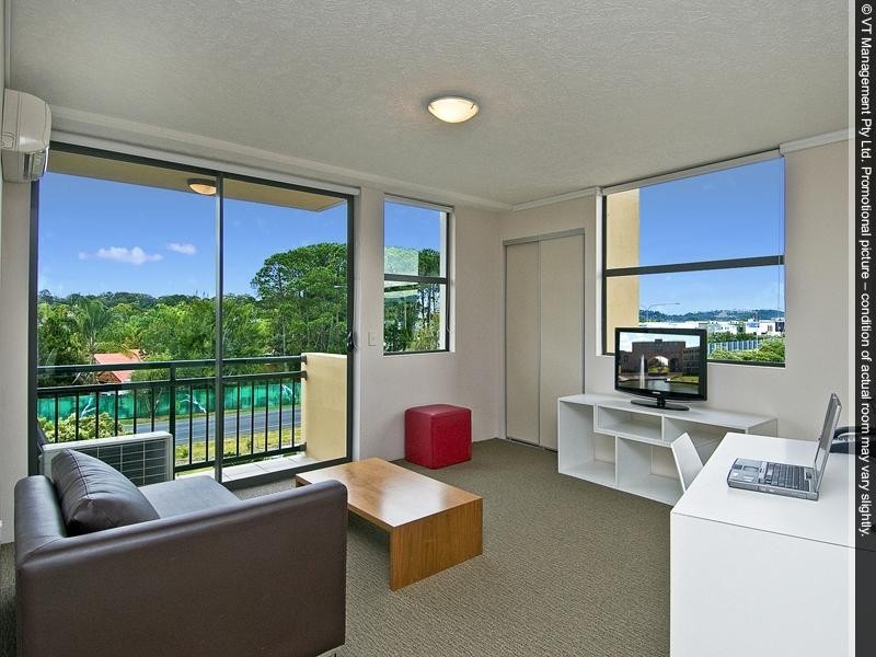 25 Lake Orr Drive, Varsity Lakes QLD 4227