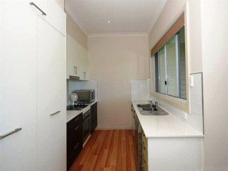 4/5 Pulgul Street, Urangan QLD 4655