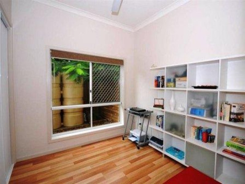 4/5 Pulgul Street, Urangan QLD 4655