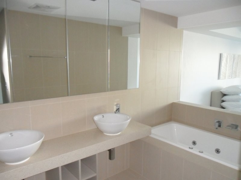 26 /53 Darrambal, Surfers Paradise QLD 4217