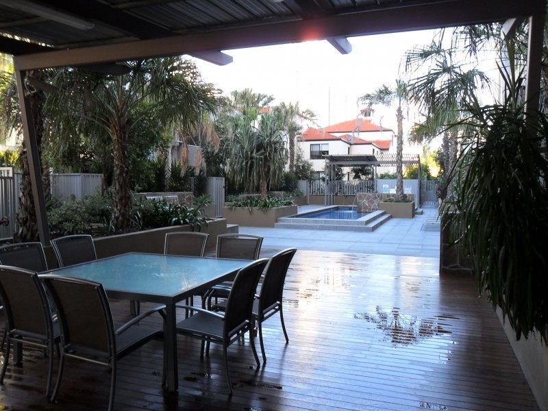 26 /53 Darrambal, Surfers Paradise QLD 4217