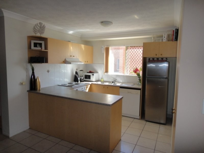 Unit 2/ 69 Shakespeare Street, Coorparoo QLD 4151