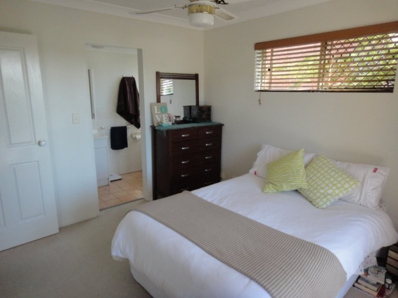 Unit 2/ 69 Shakespeare Street, Coorparoo QLD 4151