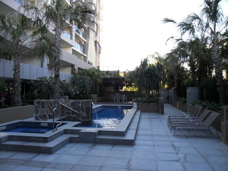 U41 / 53 Darrambal, Surfers Paradise QLD 4217