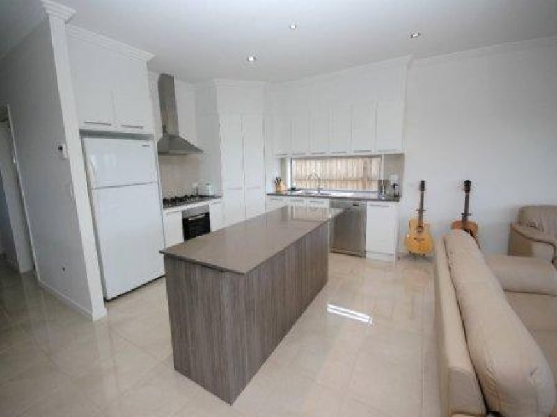 5 Yongala Avenue, Eli Waters QLD 4655