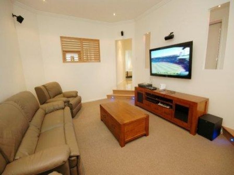 5 Yongala Avenue, Eli Waters QLD 4655