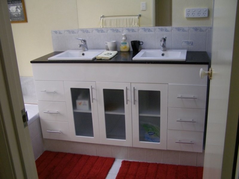 37 Amos Rd, Wanneroo WA 6065