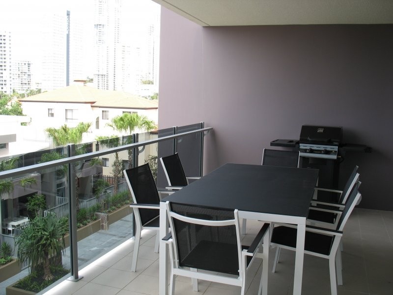 16/ 53 Darrambal, Chevron Island QLD 4217