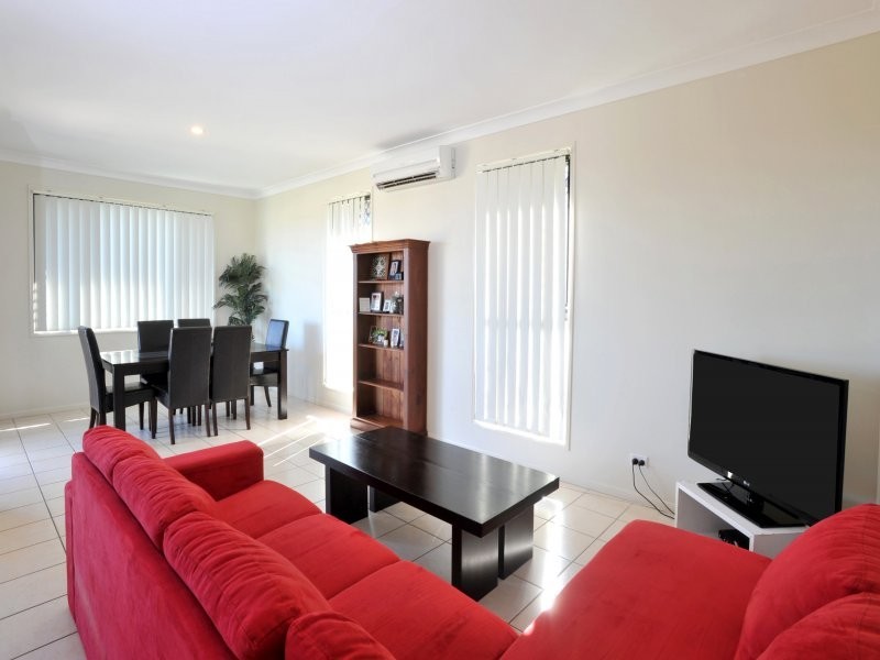 71 Highlands Terrace, Springfield Lakes QLD 4300