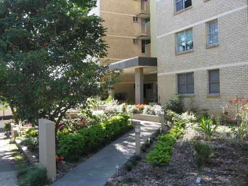 25/36 Jerdanefield St, St Lucia QLD 4067