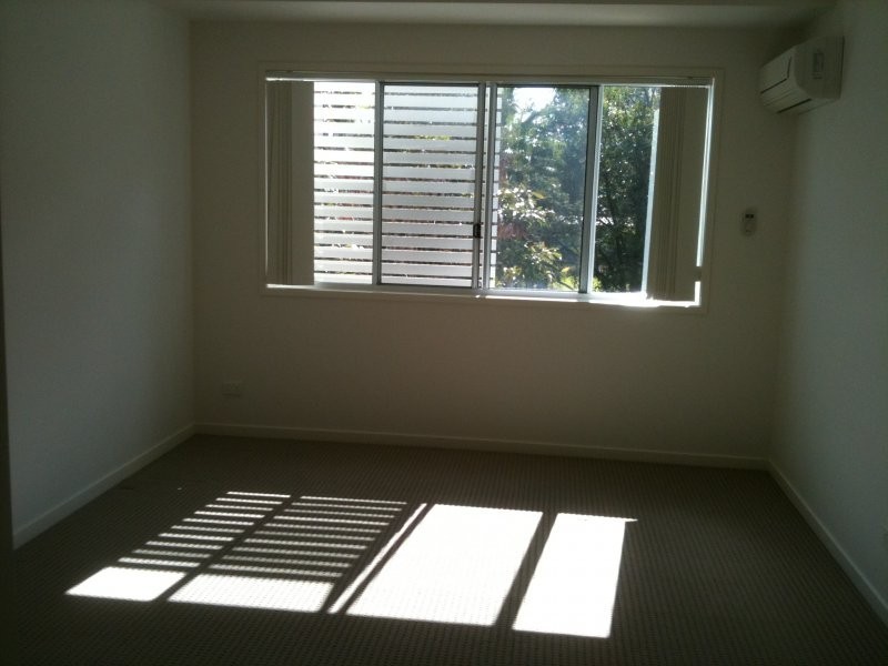 71 Elizabeth st, Urangan QLD 4655