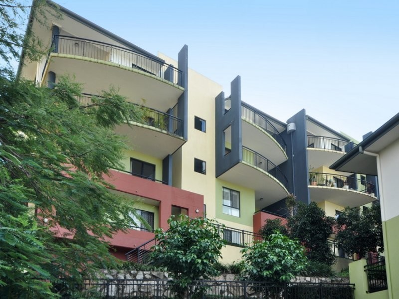 70 Norman Crescent, Norman Park QLD 4170