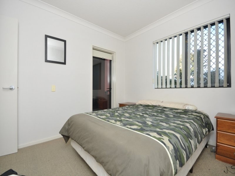 70 Norman Crescent, Norman Park QLD 4170