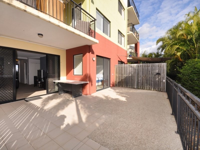 70 Norman Crescent, Norman Park QLD 4170