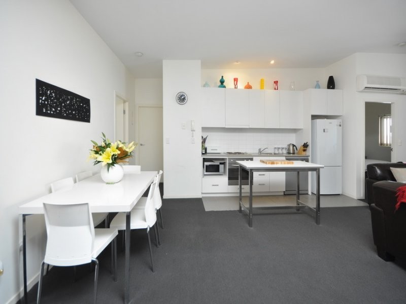 Unit 303 / 28 Masters Street, Newstead QLD 4006