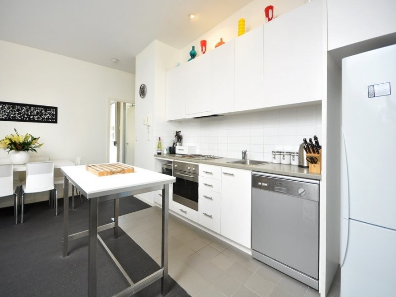 Unit 303 / 28 Masters Street, Newstead QLD 4006