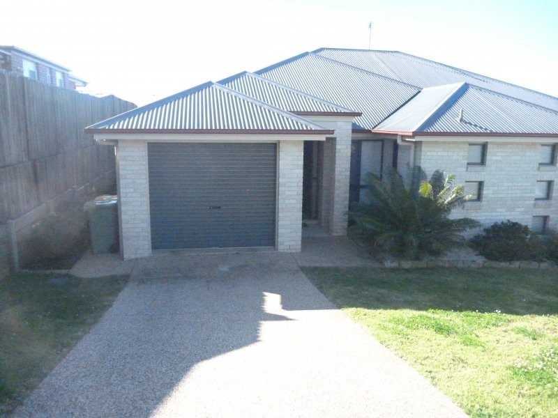 2/13 horrocks crescent, Kearneys Spring QLD 4350