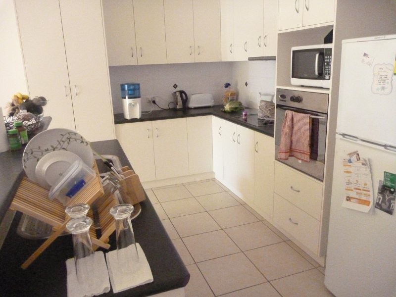 2/13 horrocks crescent, Kearneys Spring QLD 4350