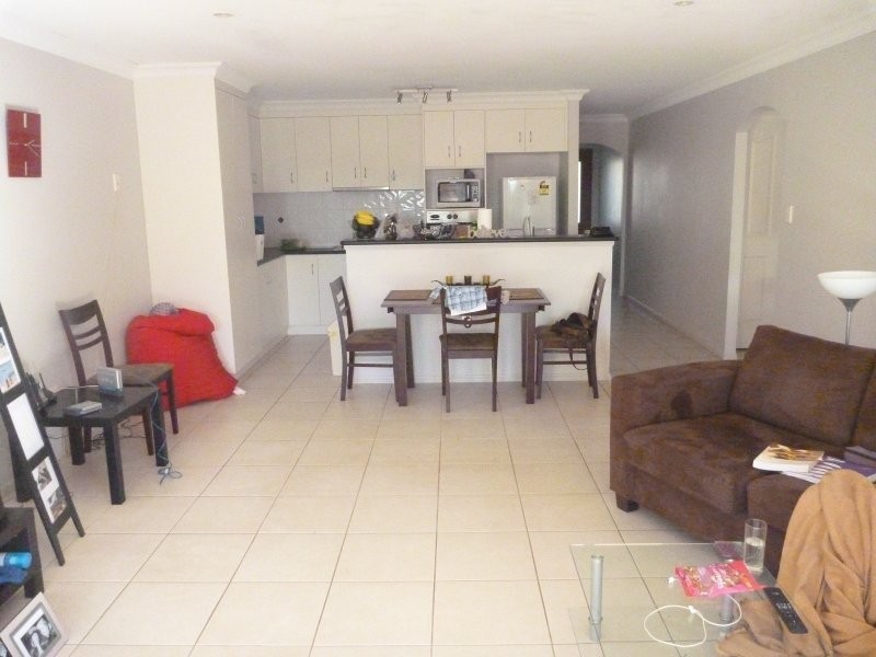 2/13 horrocks crescent, Kearneys Spring QLD 4350