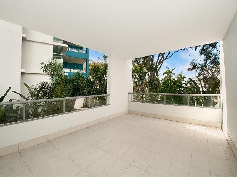28 Bayview Street, Runaway Bay QLD 4216