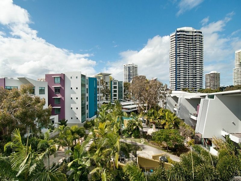 28 Bayview Street, Runaway Bay QLD 4216