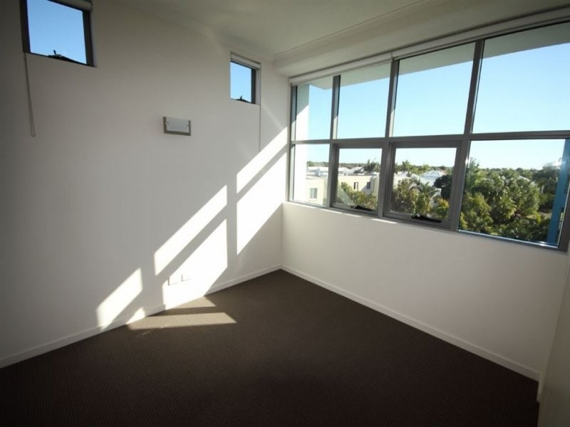 28 Bayview Street, Runaway Bay QLD 4216