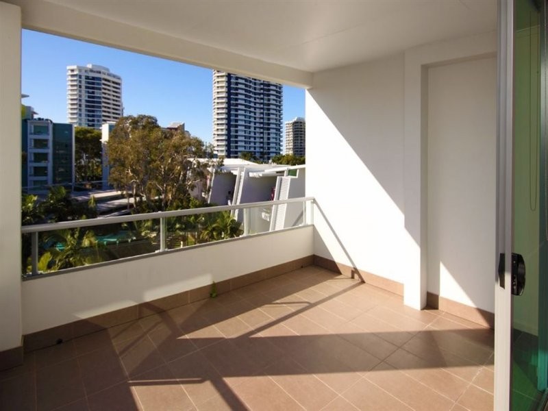 28 Bayview Street, Runaway Bay QLD 4216