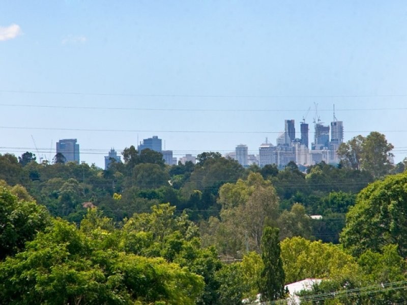 ID 8243, Oxley QLD 4075