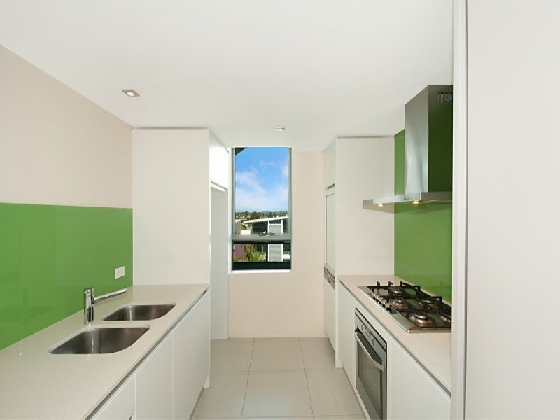 28 Bayview Street, Runaway Bay QLD 4216