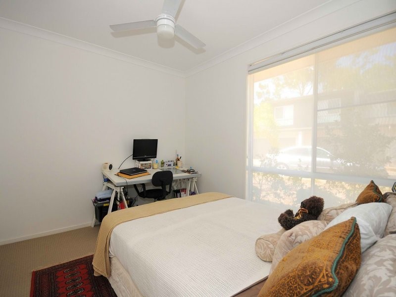 71 Elizabeth st, Urangan QLD 4655