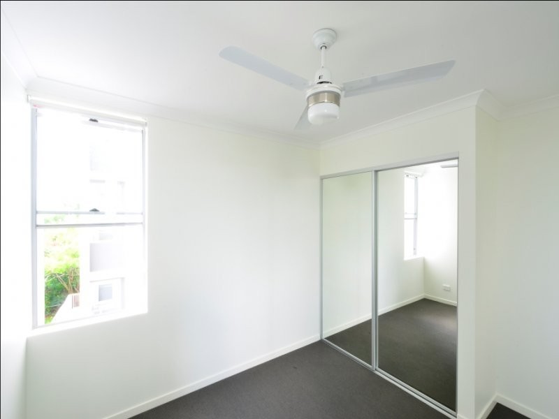 5 / 28 Carl Street, Woolloongabba QLD 4102