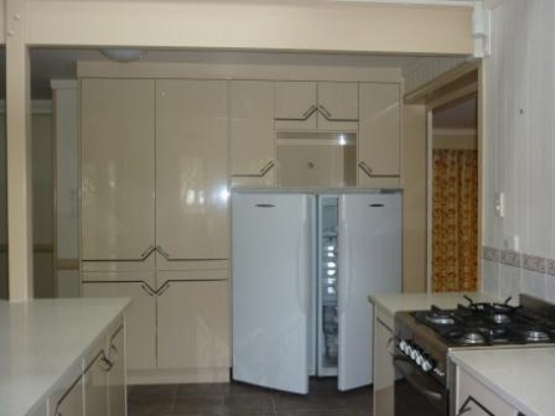 4 Howea Crt, Dundowran Beach QLD 4655