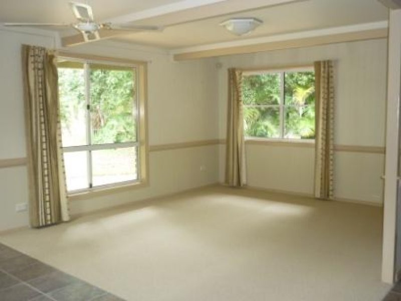 4 Howea Crt, Dundowran Beach QLD 4655