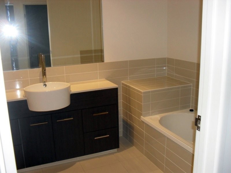 29/1 Belongil Street, Pacific Pines QLD 4211