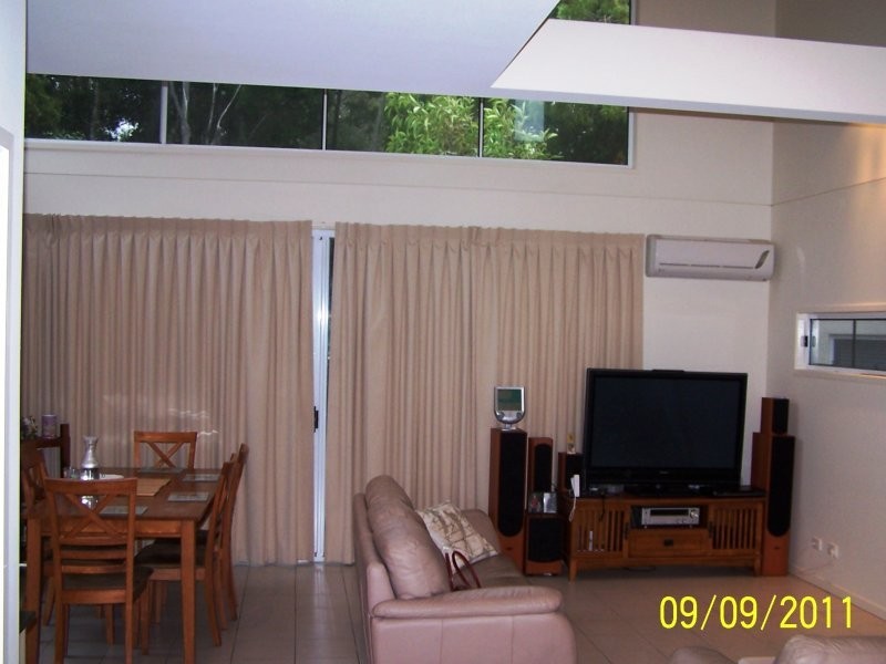 71 Elizabeth st, Urangan QLD 4655