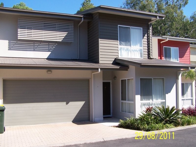 71 Elizabeth st, Urangan QLD 4655