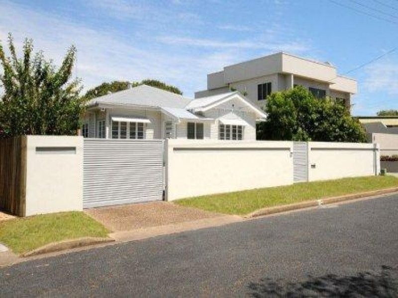 602 The Esplanade, Urangan QLD 4655