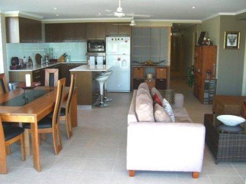 125/569-571 The Esplanade, Urangan QLD 4655