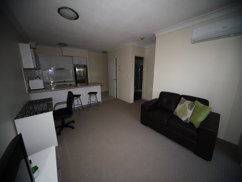 Unit 1  / 300 Sir Fred Schonell Drive, St Lucia QLD 4067